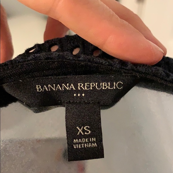 Banana Republic black lacy top - Picture 3 of 3